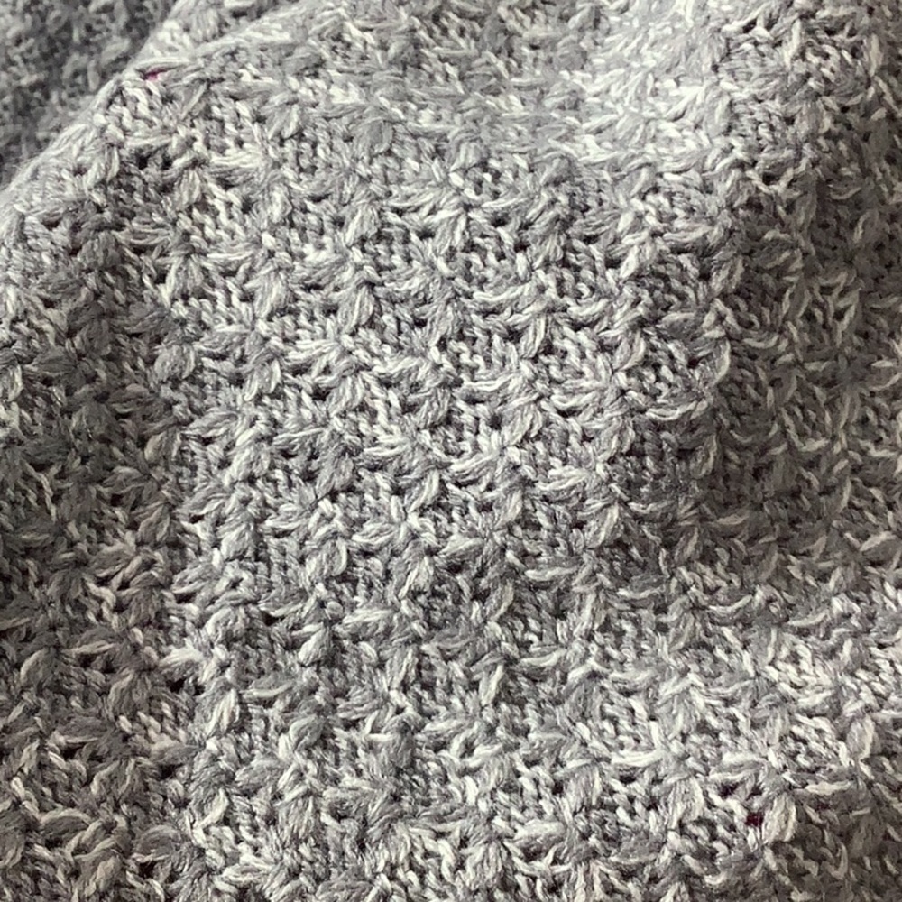 Croft & Barrow NEW - Sz M - knit lightweight sweater - yoke tuck stitch per tag - Picture 7 of 12